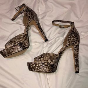 JESSICA SIMPSON SNAKE HEELS SIZE 10